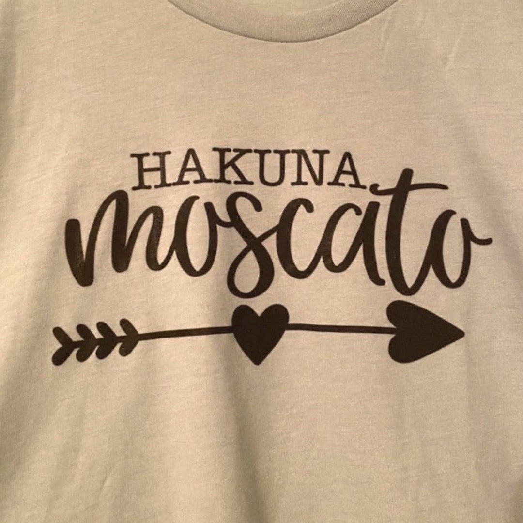 "Hakuna Moscato” T-shirt -SHIRT-0004-sm - Texas Cork Company
