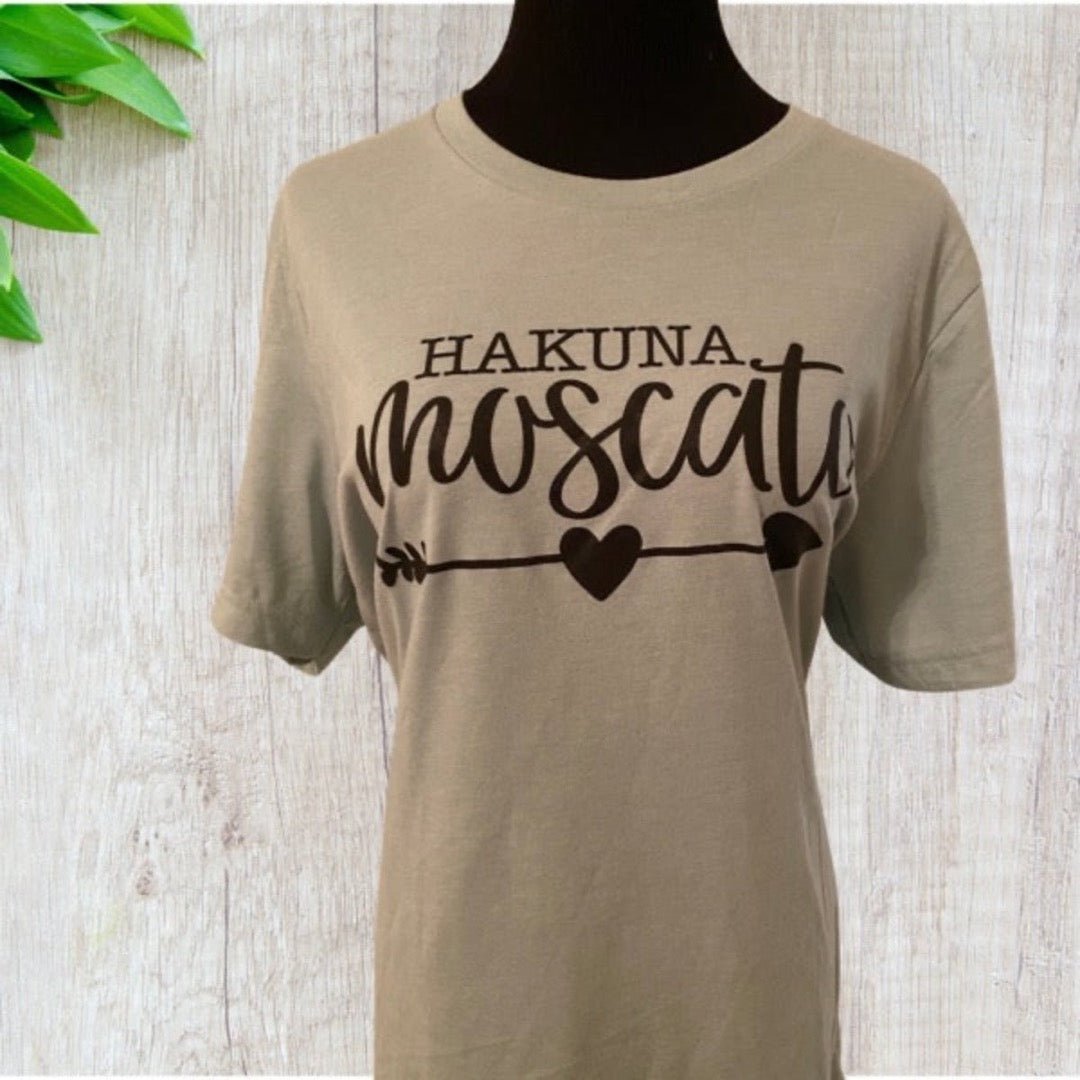 "Hakuna Moscato” T-shirt -SHIRT-0004-sm - Texas Cork Company